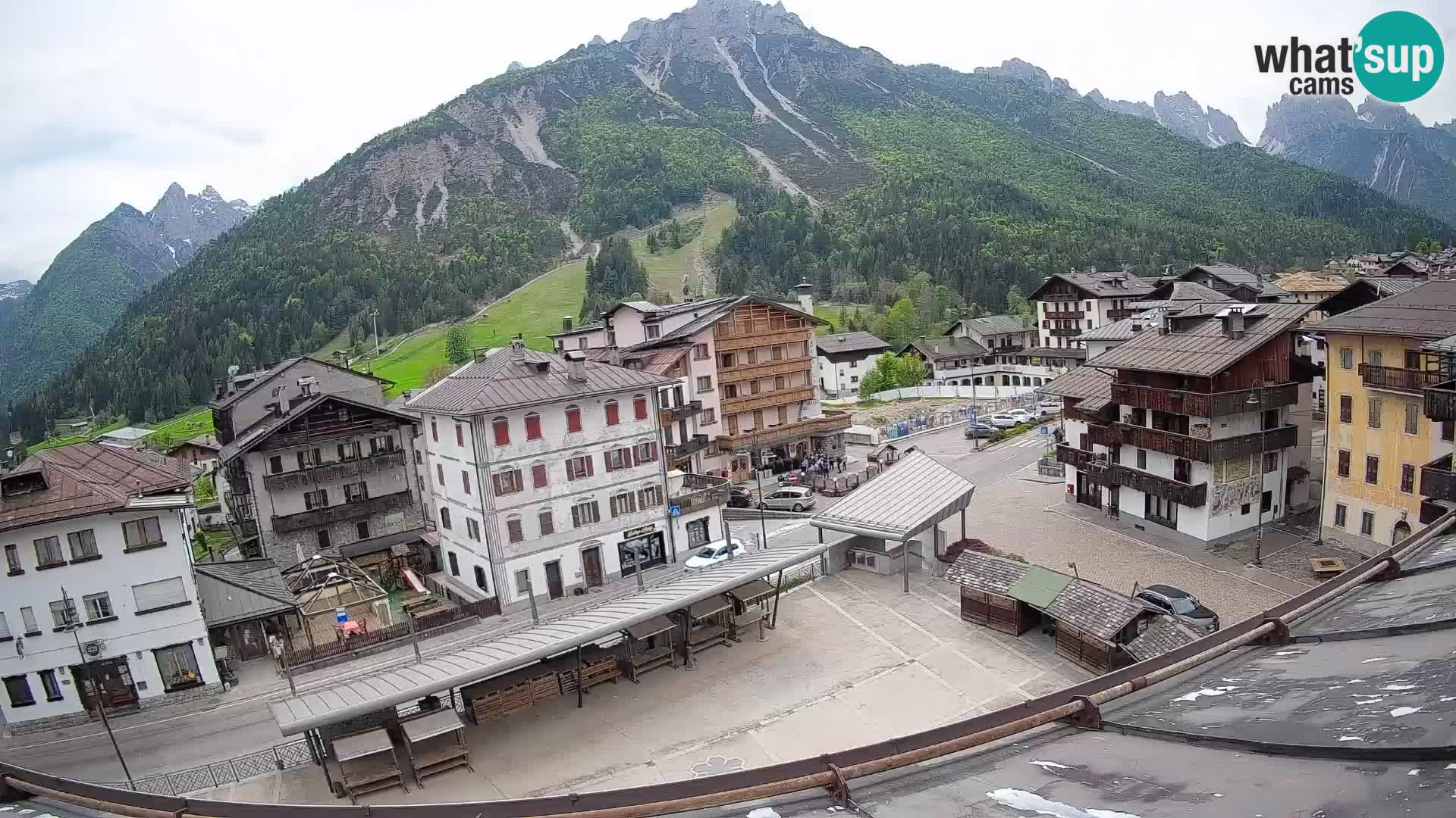 Piazza centrale di Forni di Sopra