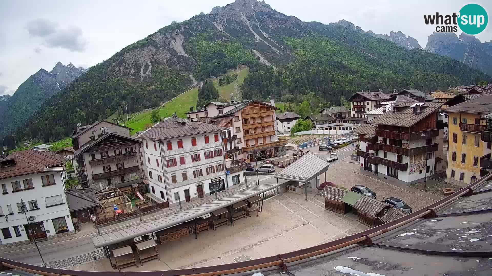 Plaza principal de Forni di Sopra