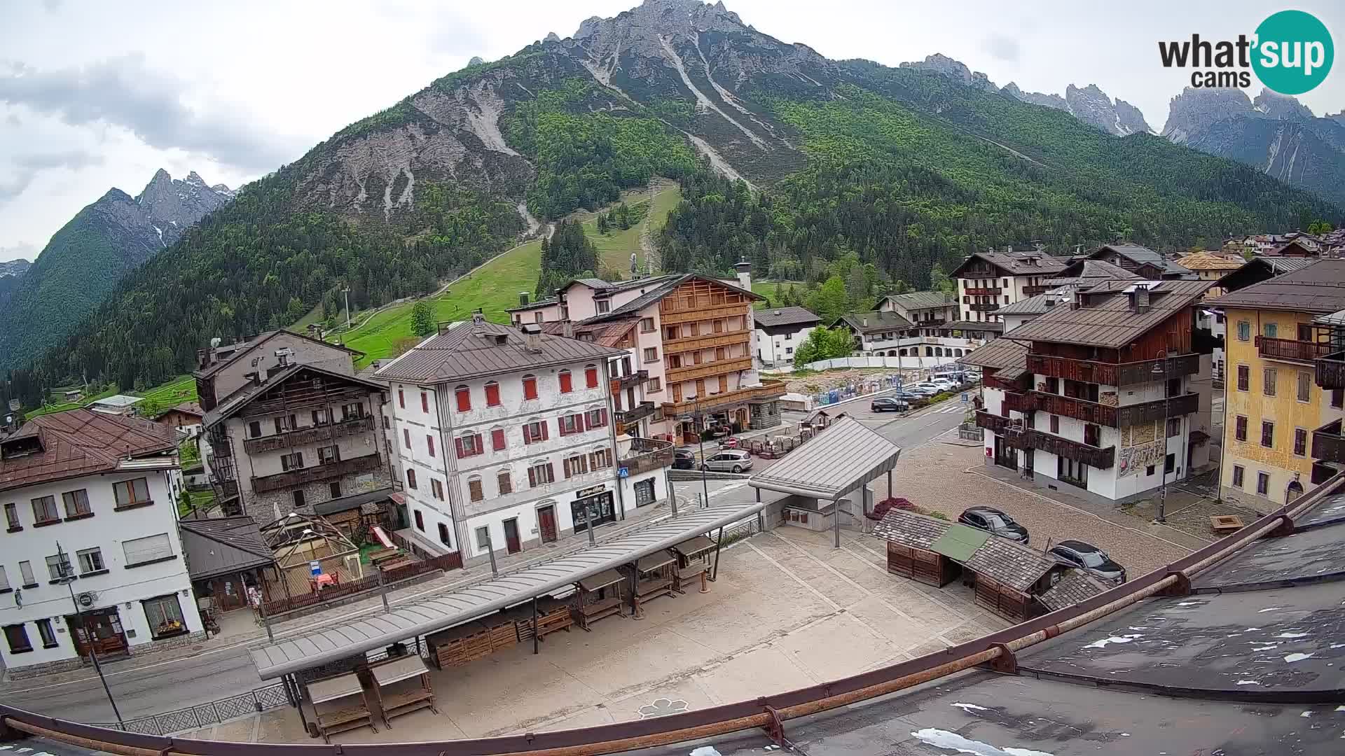 Plaza principal de Forni di Sopra