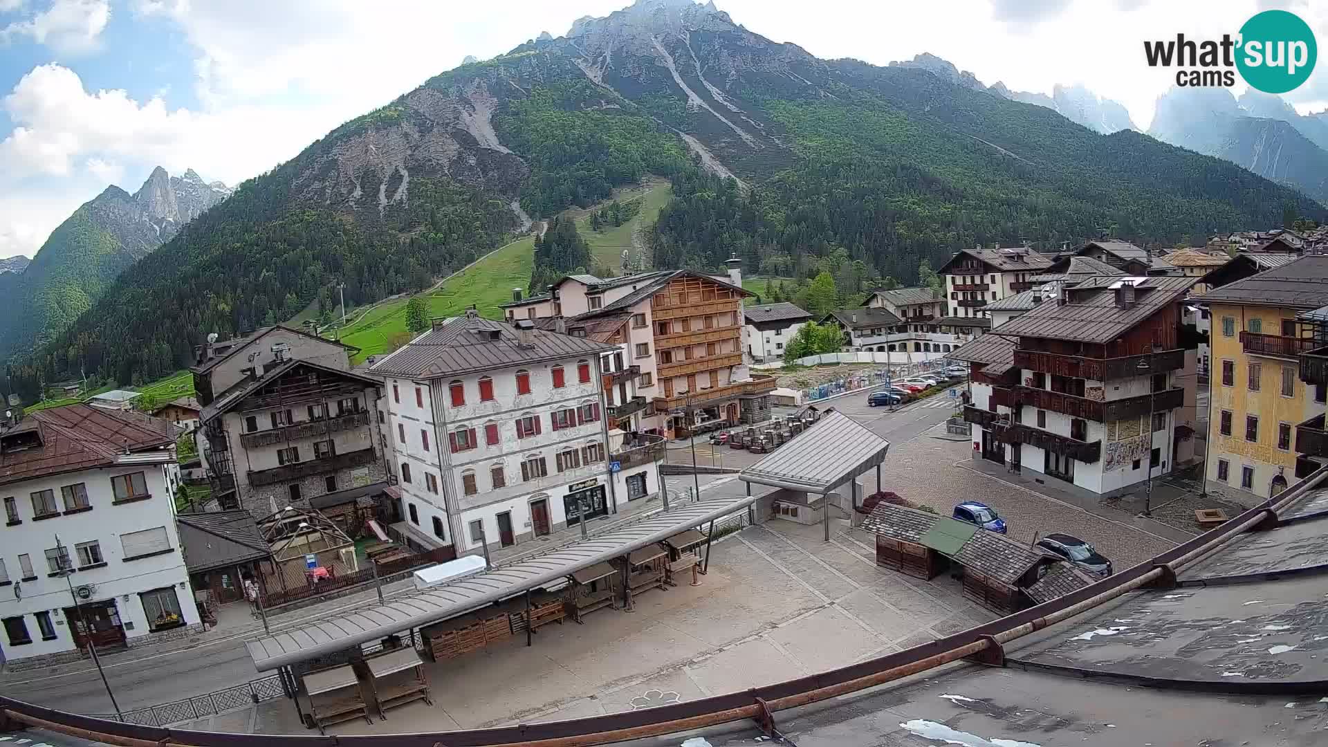 Plaza principal de Forni di Sopra