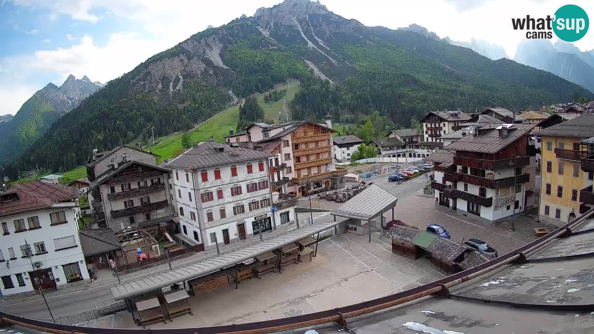 Plaza principal de Forni di Sopra