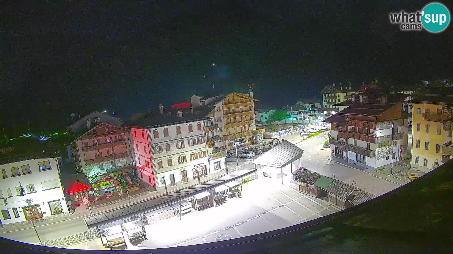 Piazza centrale di Forni di Sopra
