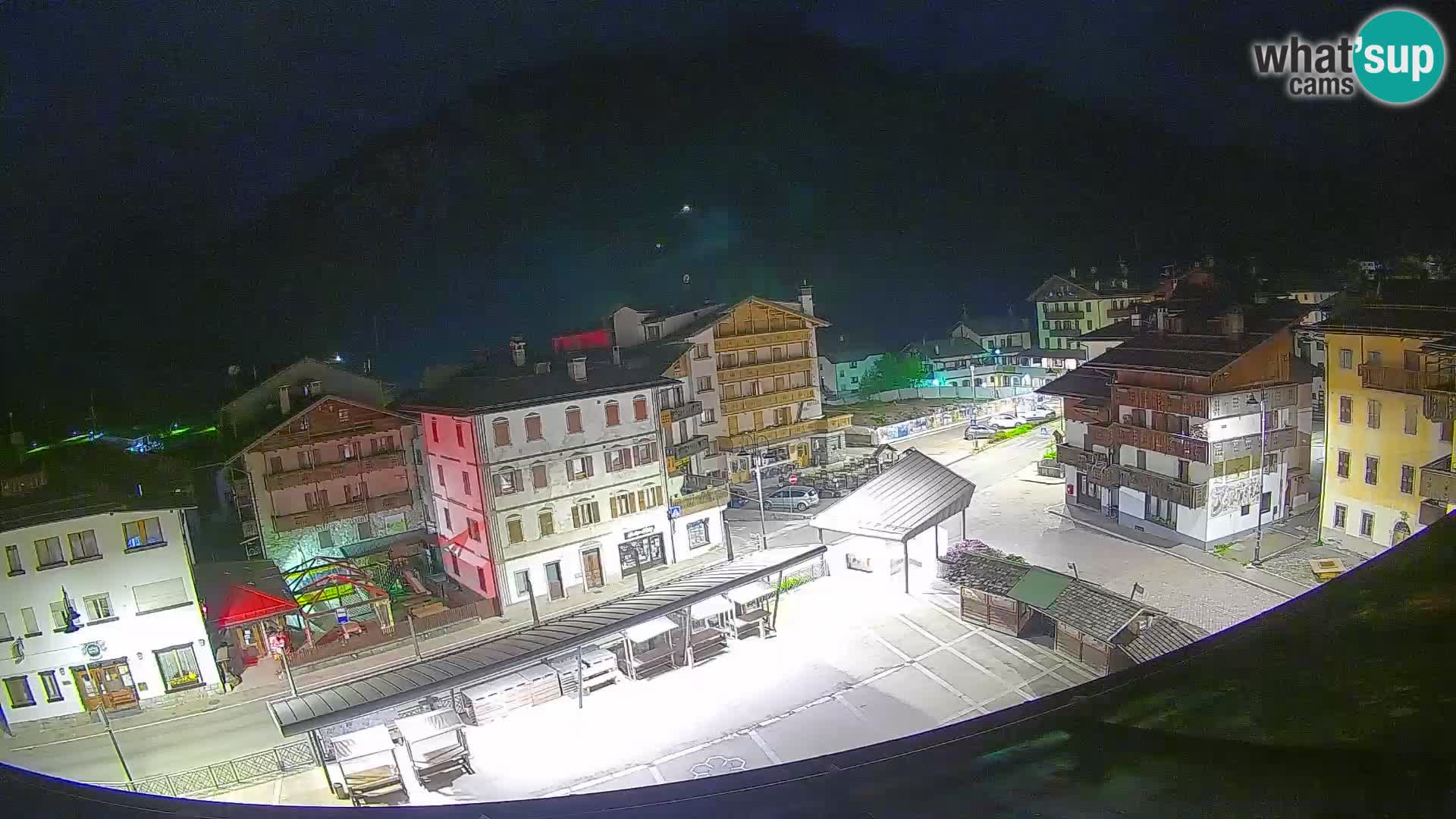 Piazza centrale di Forni di Sopra