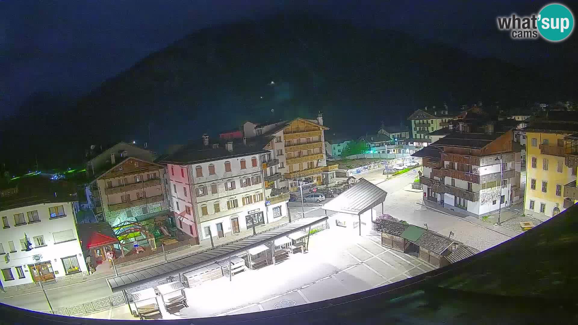 Piazza centrale di Forni di Sopra