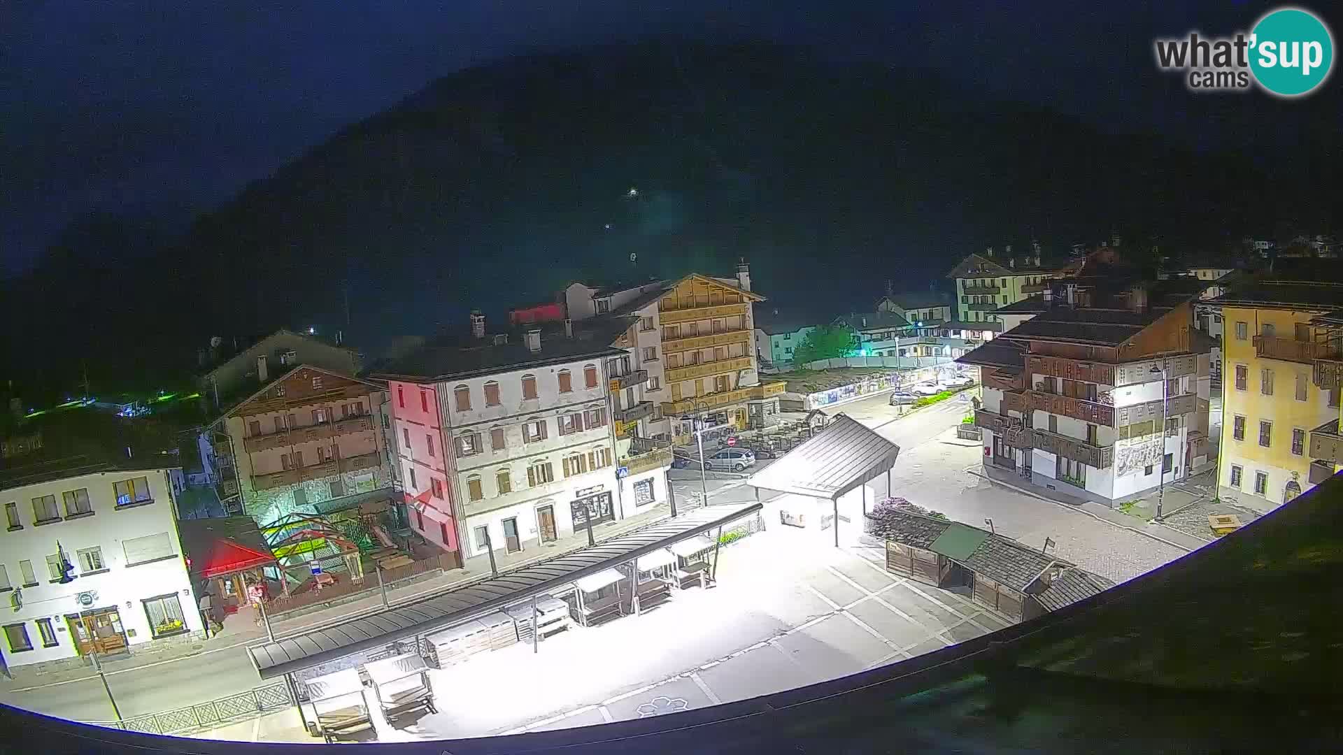 Piazza centrale di Forni di Sopra