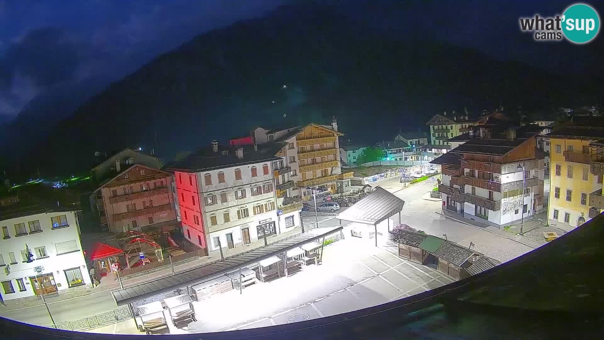 Piazza centrale di Forni di Sopra