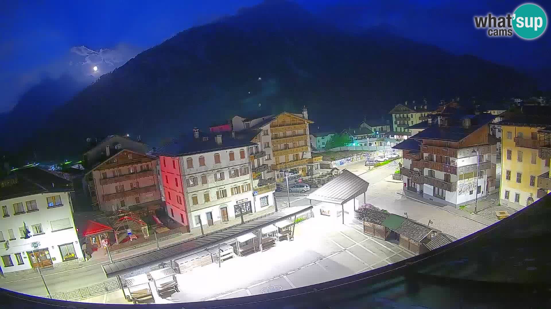 Plaza principal de Forni di Sopra