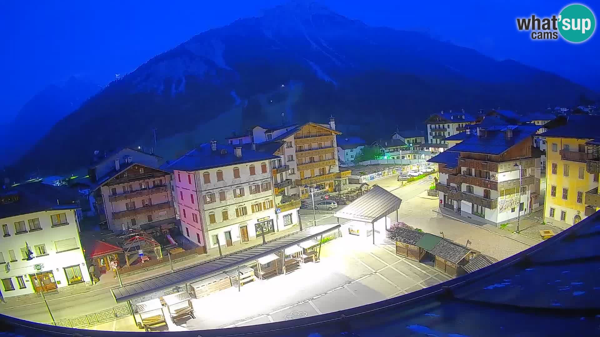 Piazza centrale di Forni di Sopra