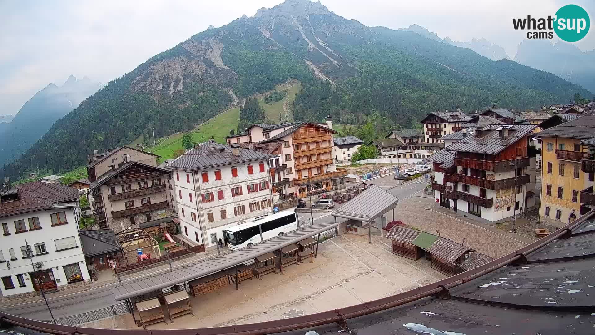Piazza centrale di Forni di Sopra