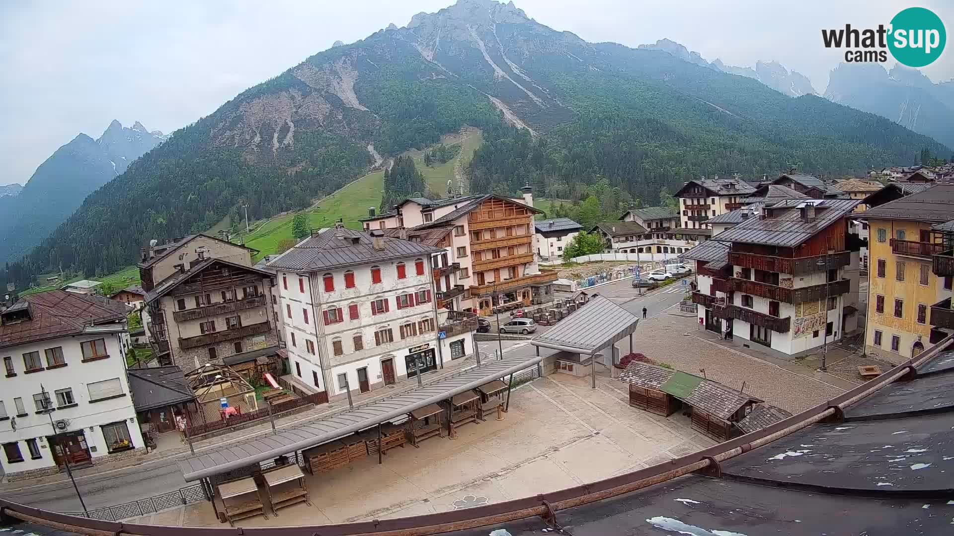 Plaza principal de Forni di Sopra