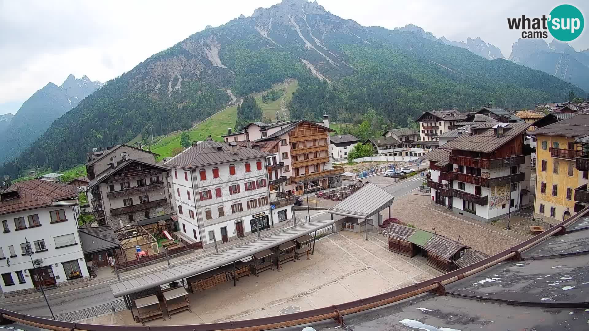 Piazza centrale di Forni di Sopra