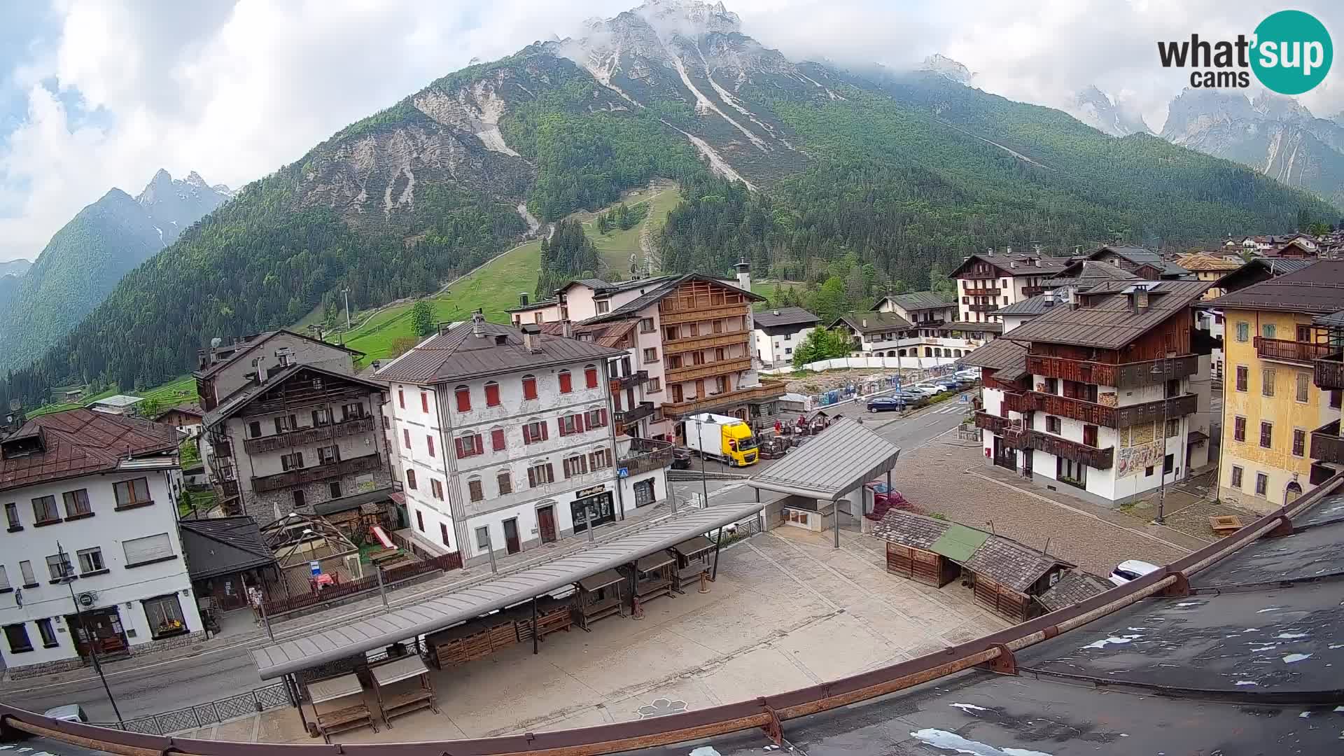Hauptplatz von Forni di Sopra