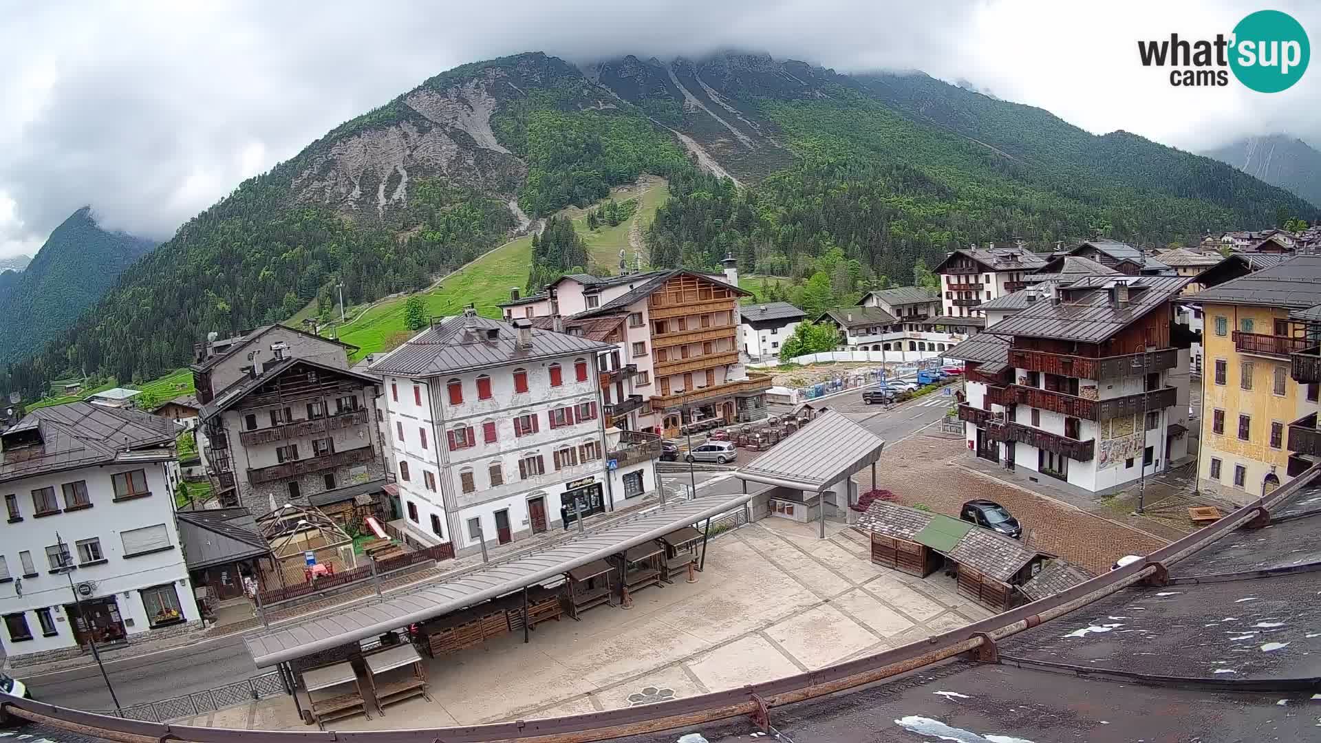 Hauptplatz von Forni di Sopra