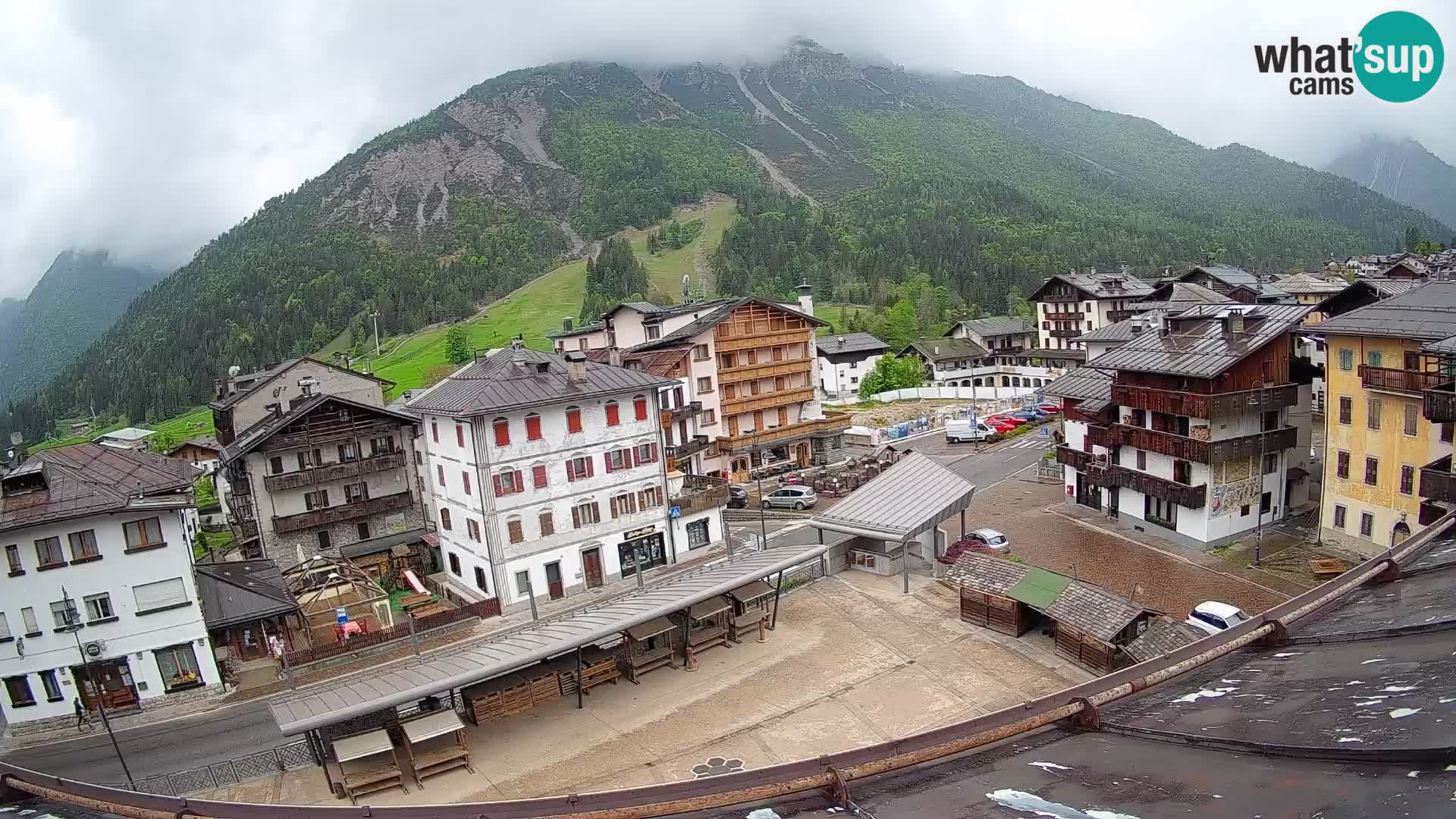 Hauptplatz von Forni di Sopra