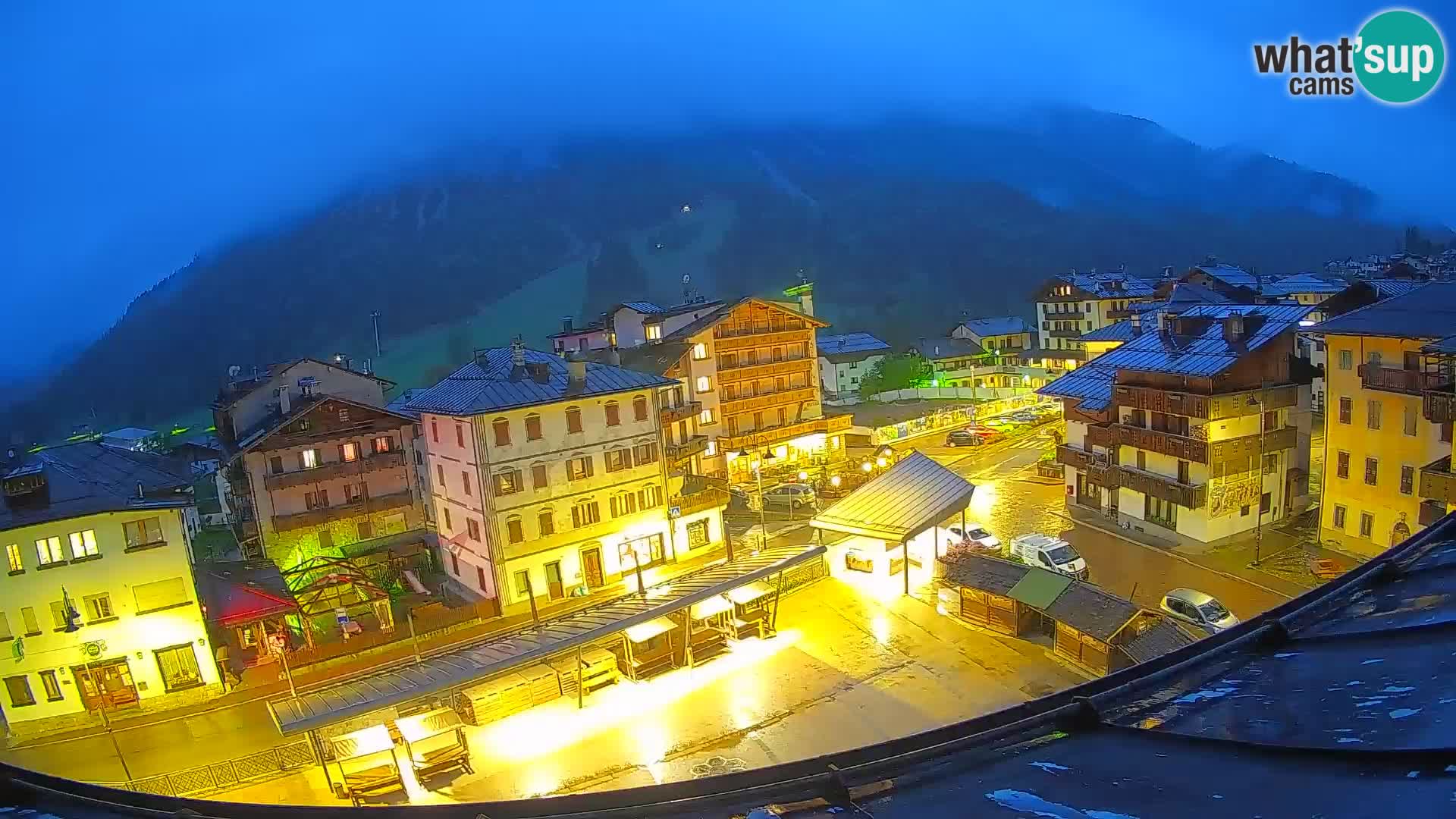 Plaza principal de Forni di Sopra