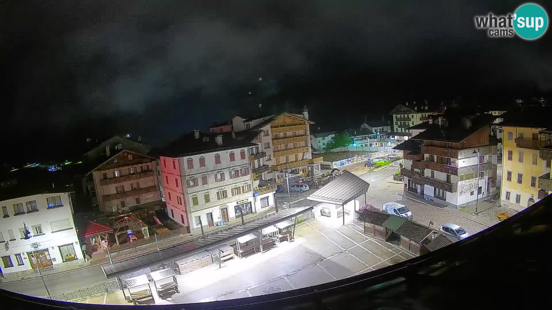 Piazza centrale di Forni di Sopra