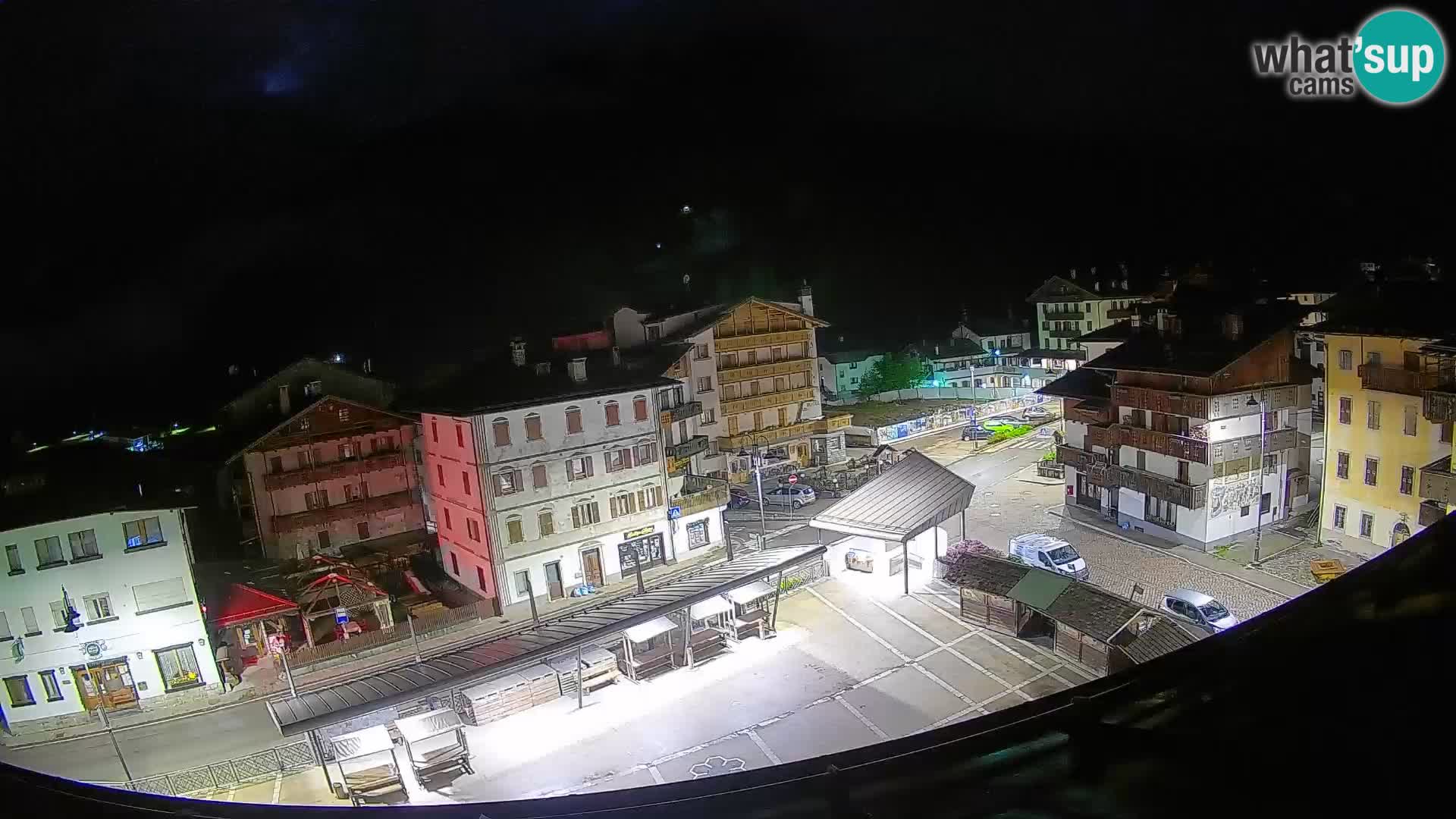 Piazza centrale di Forni di Sopra