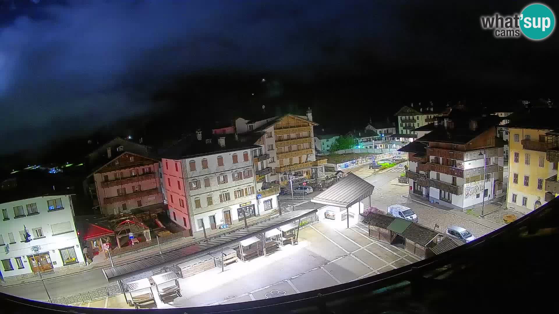 Piazza centrale di Forni di Sopra