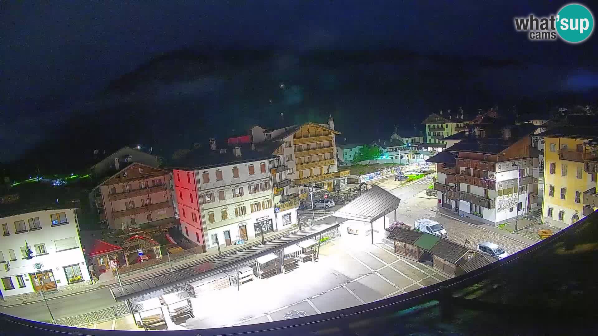 Piazza centrale di Forni di Sopra