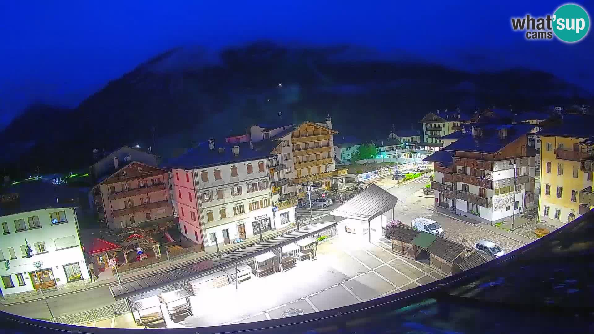 Piazza centrale di Forni di Sopra