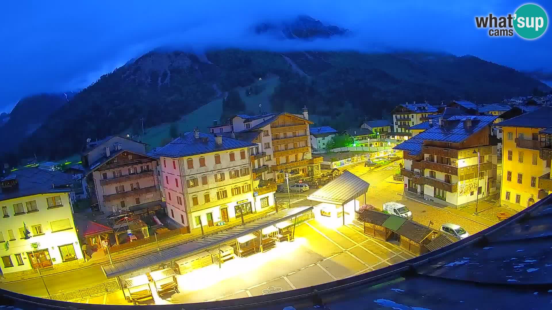 Plaza principal de Forni di Sopra