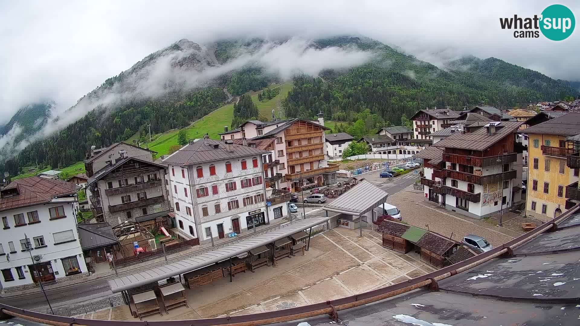 Piazza centrale di Forni di Sopra