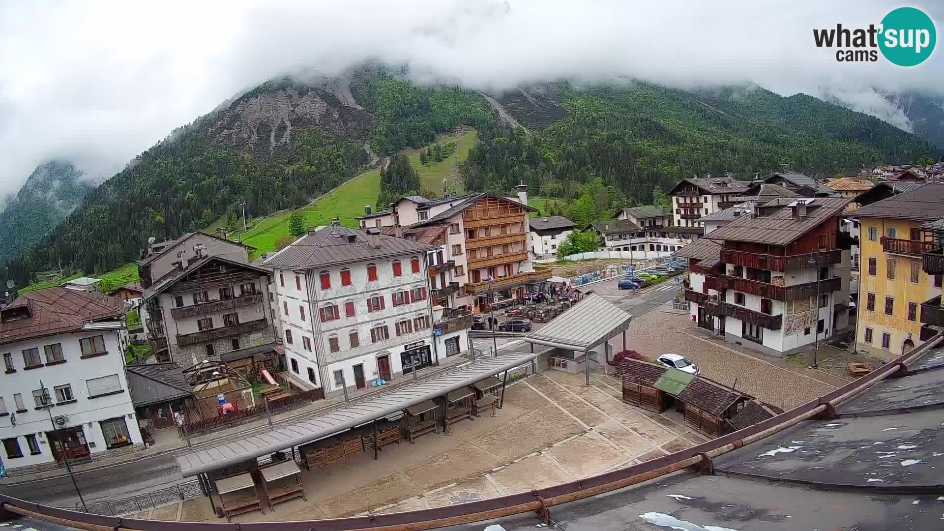 Plaza principal de Forni di Sopra