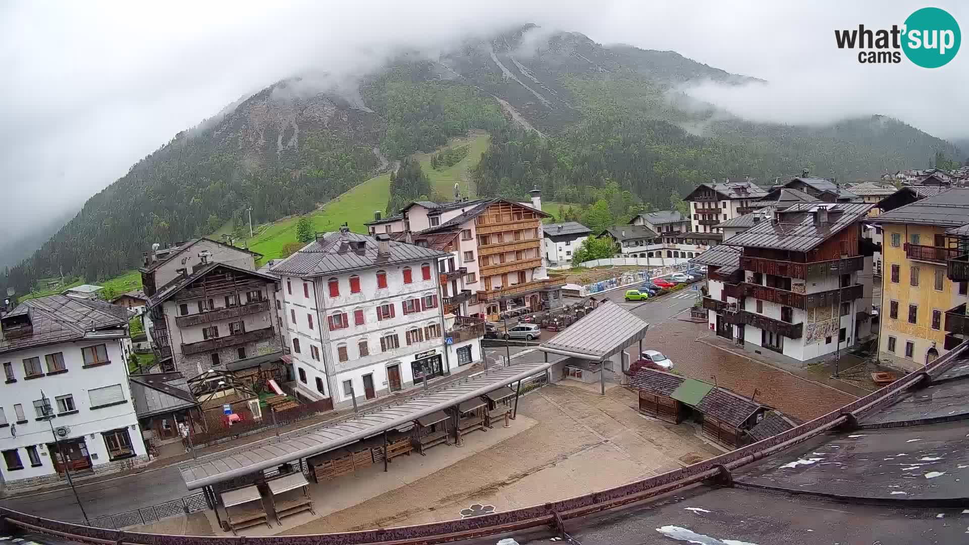 Piazza centrale di Forni di Sopra