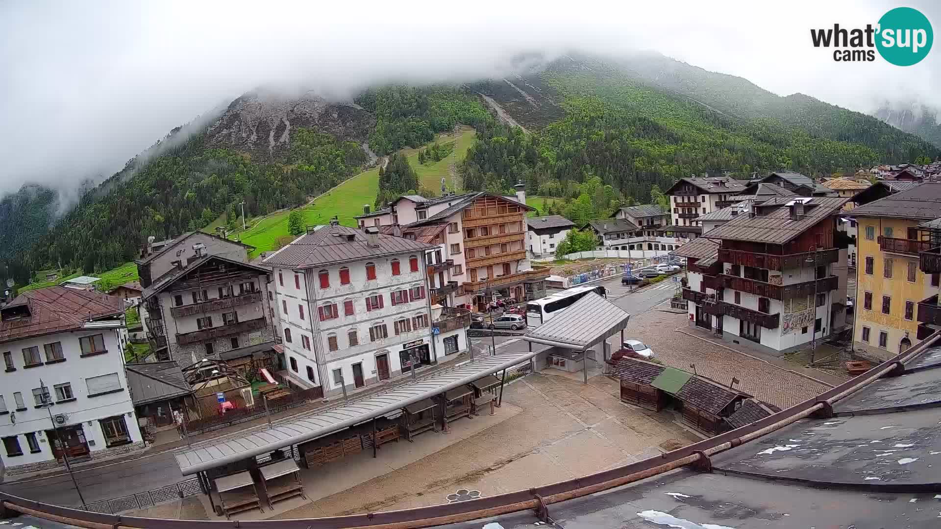 Piazza centrale di Forni di Sopra