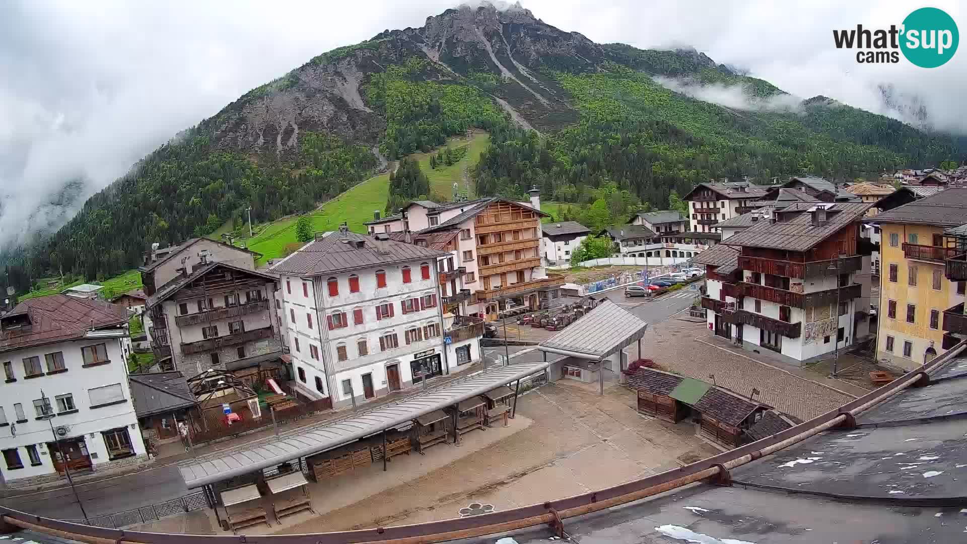 Plaza principal de Forni di Sopra