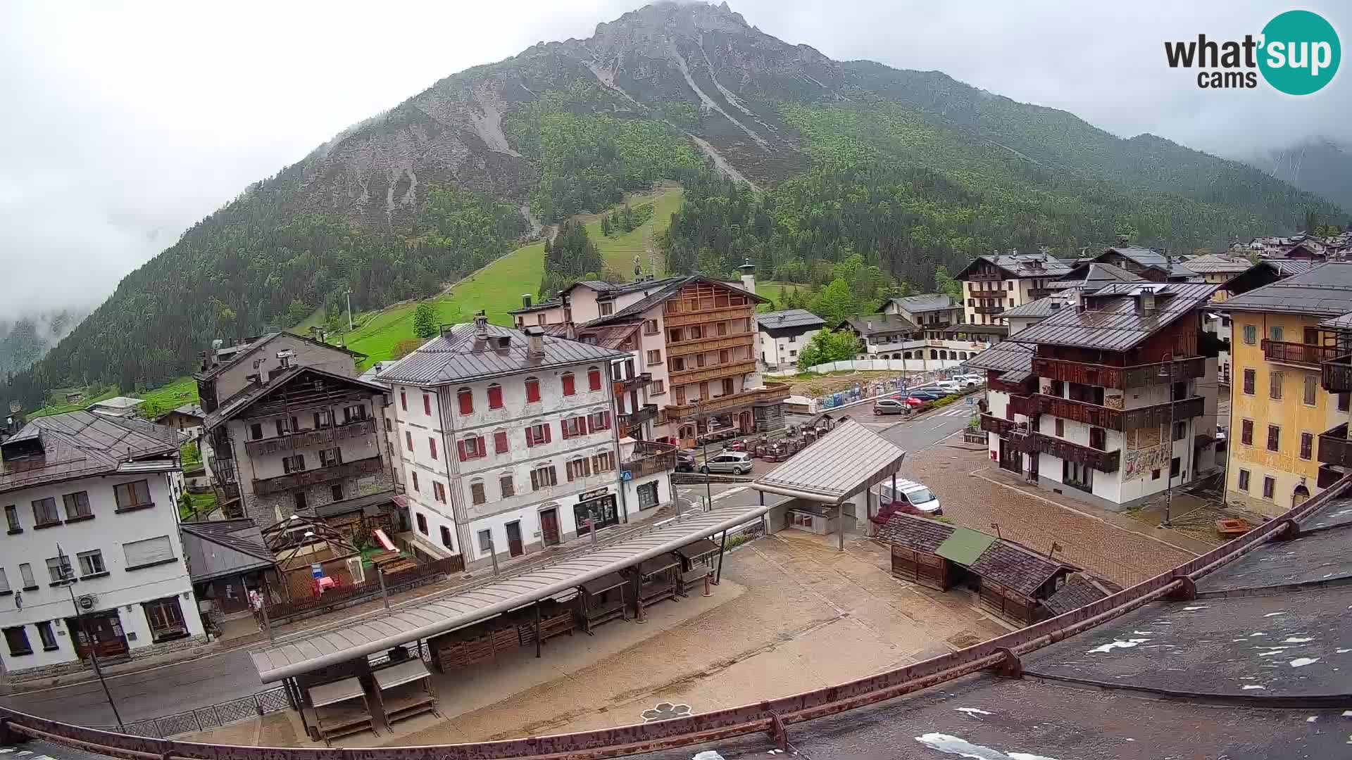 Plaza principal de Forni di Sopra