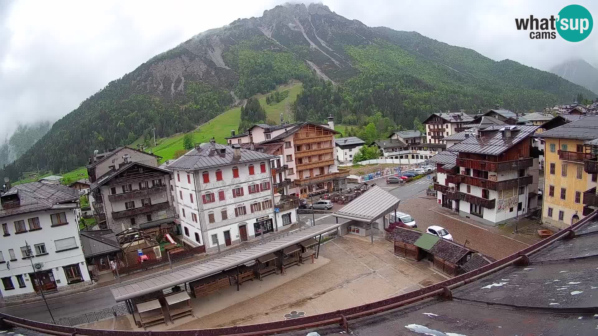 Hauptplatz von Forni di Sopra