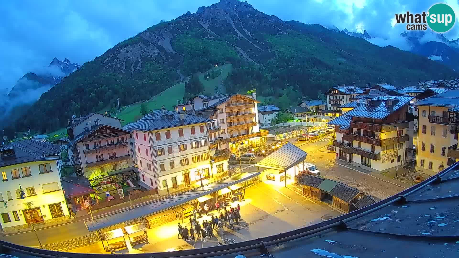 Piazza centrale di Forni di Sopra