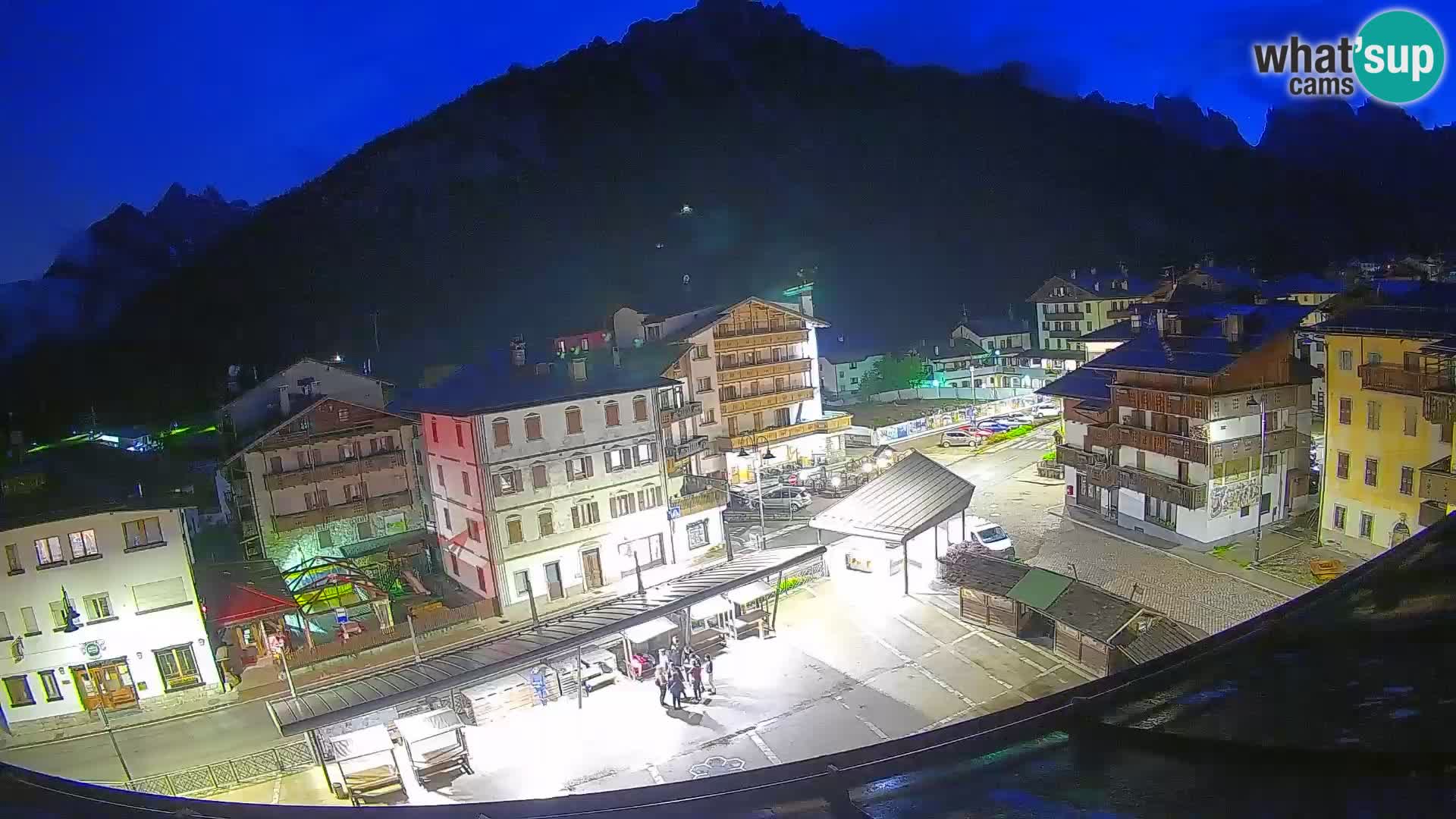 Piazza centrale di Forni di Sopra