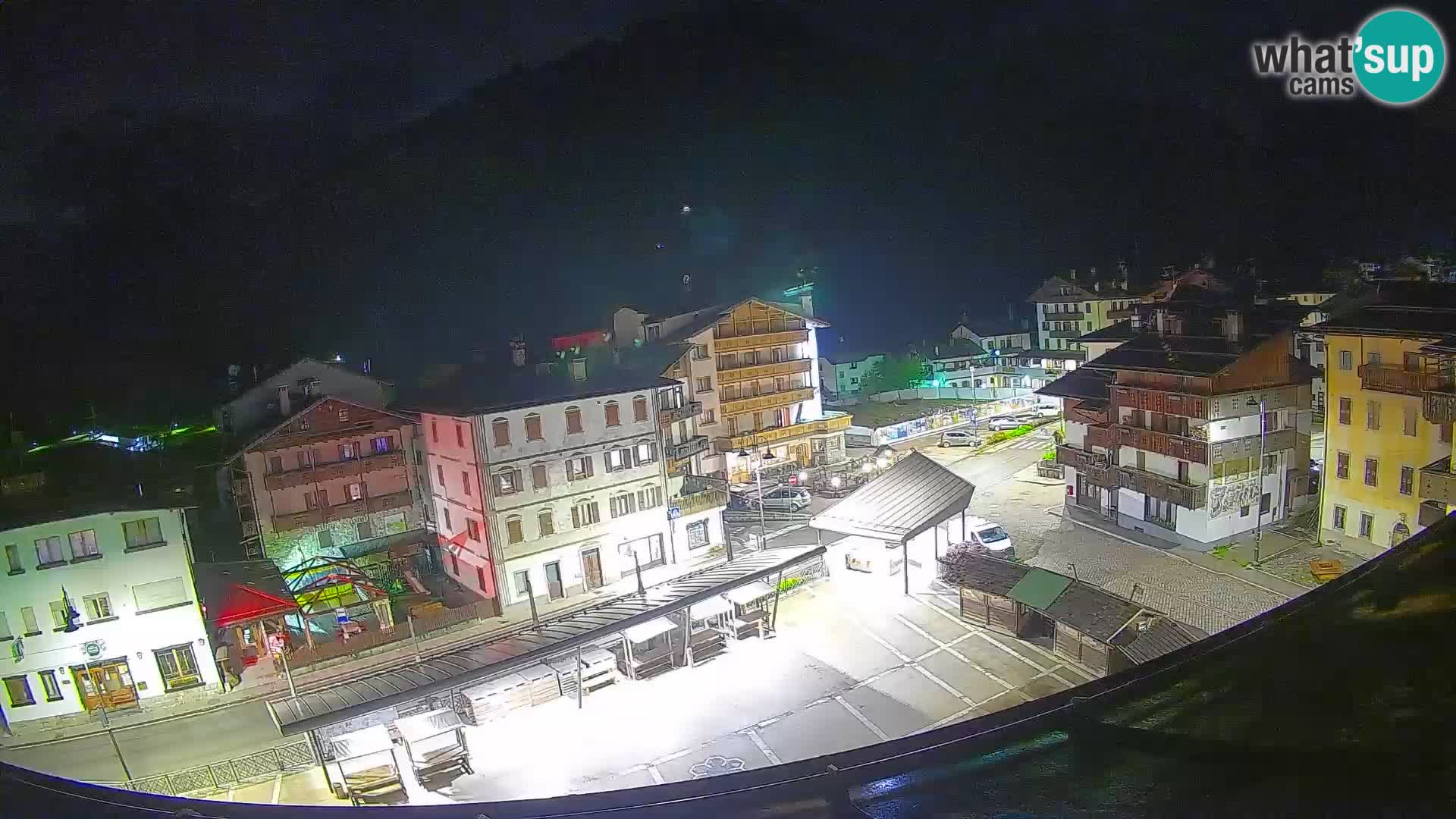 Piazza centrale di Forni di Sopra