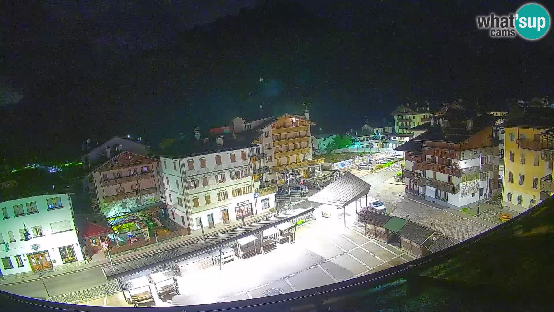 Plaza principal de Forni di Sopra