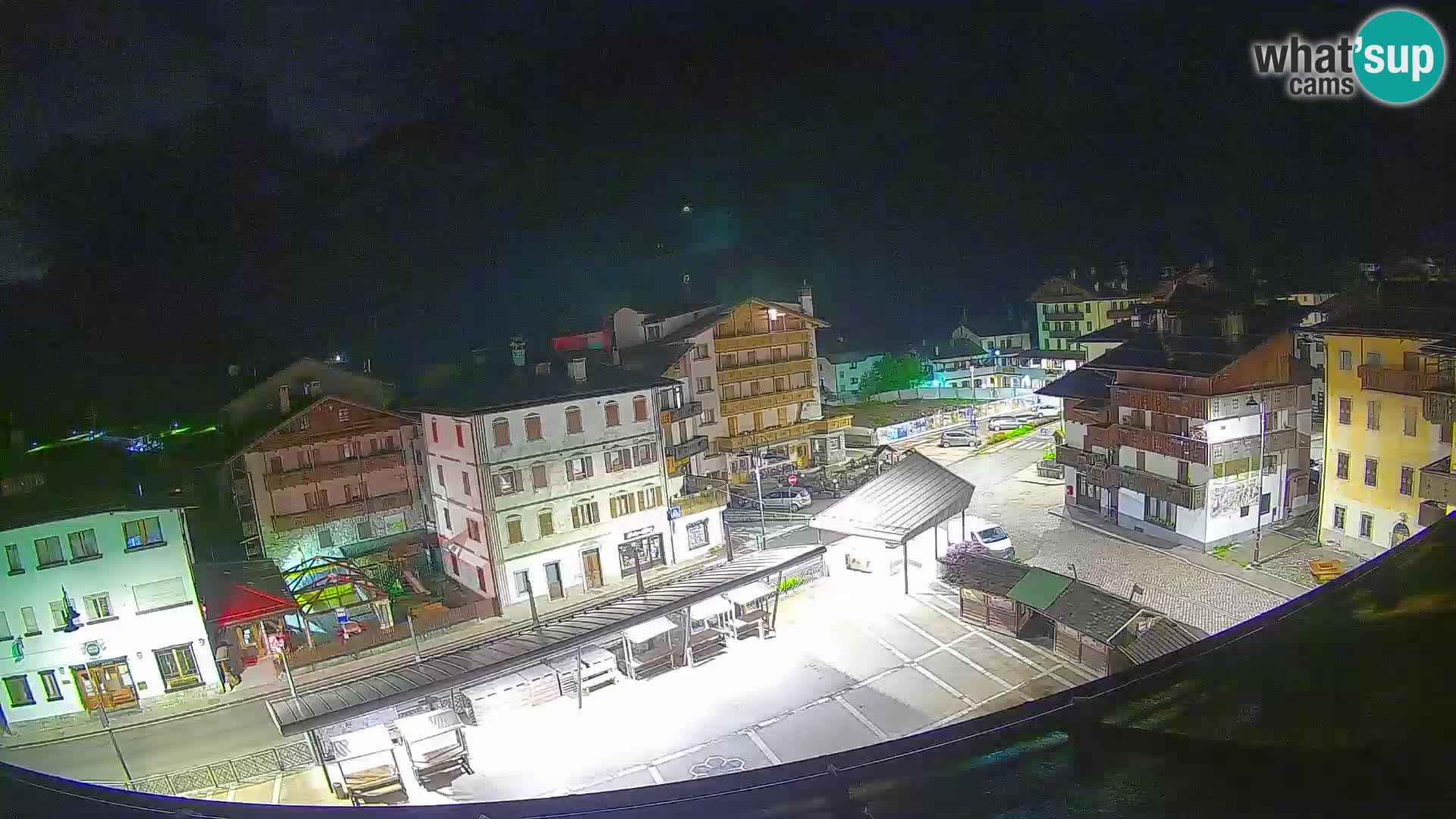 Piazza centrale di Forni di Sopra
