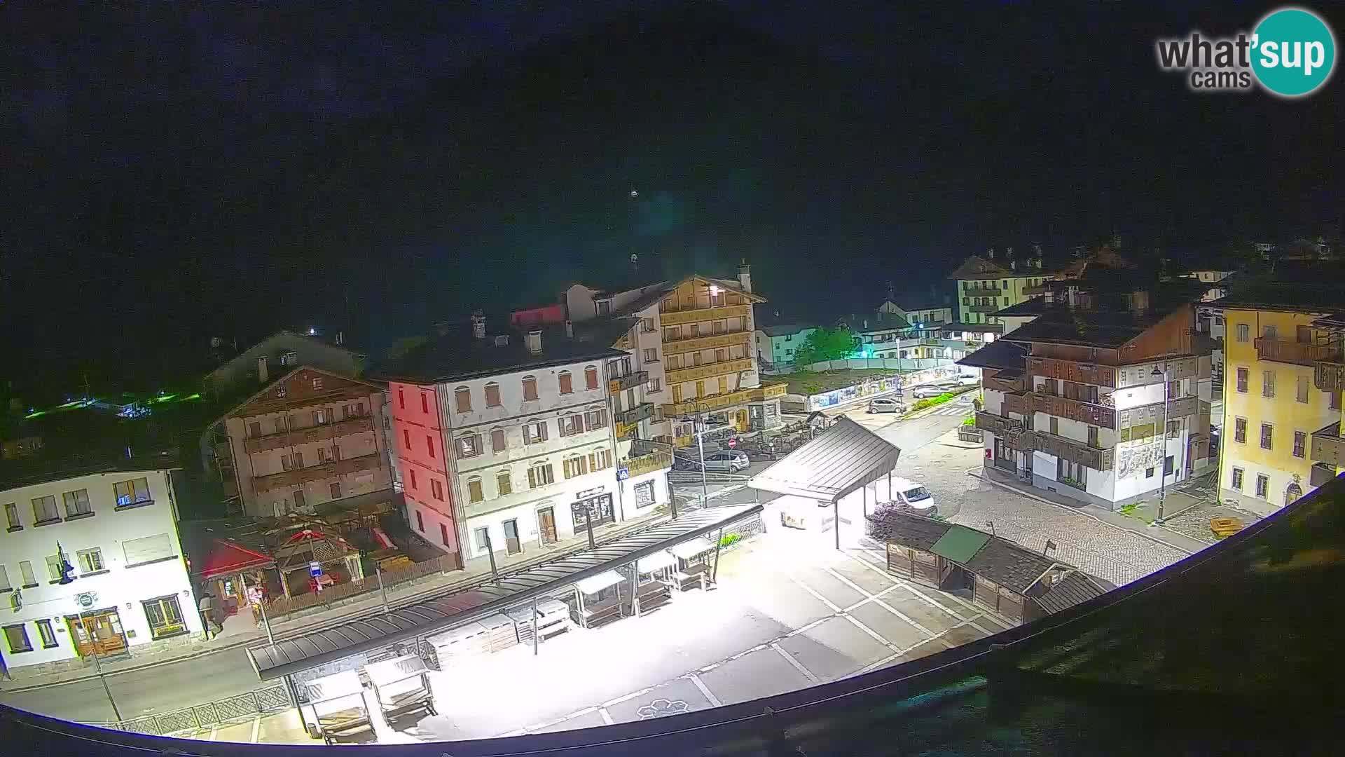 Piazza centrale di Forni di Sopra