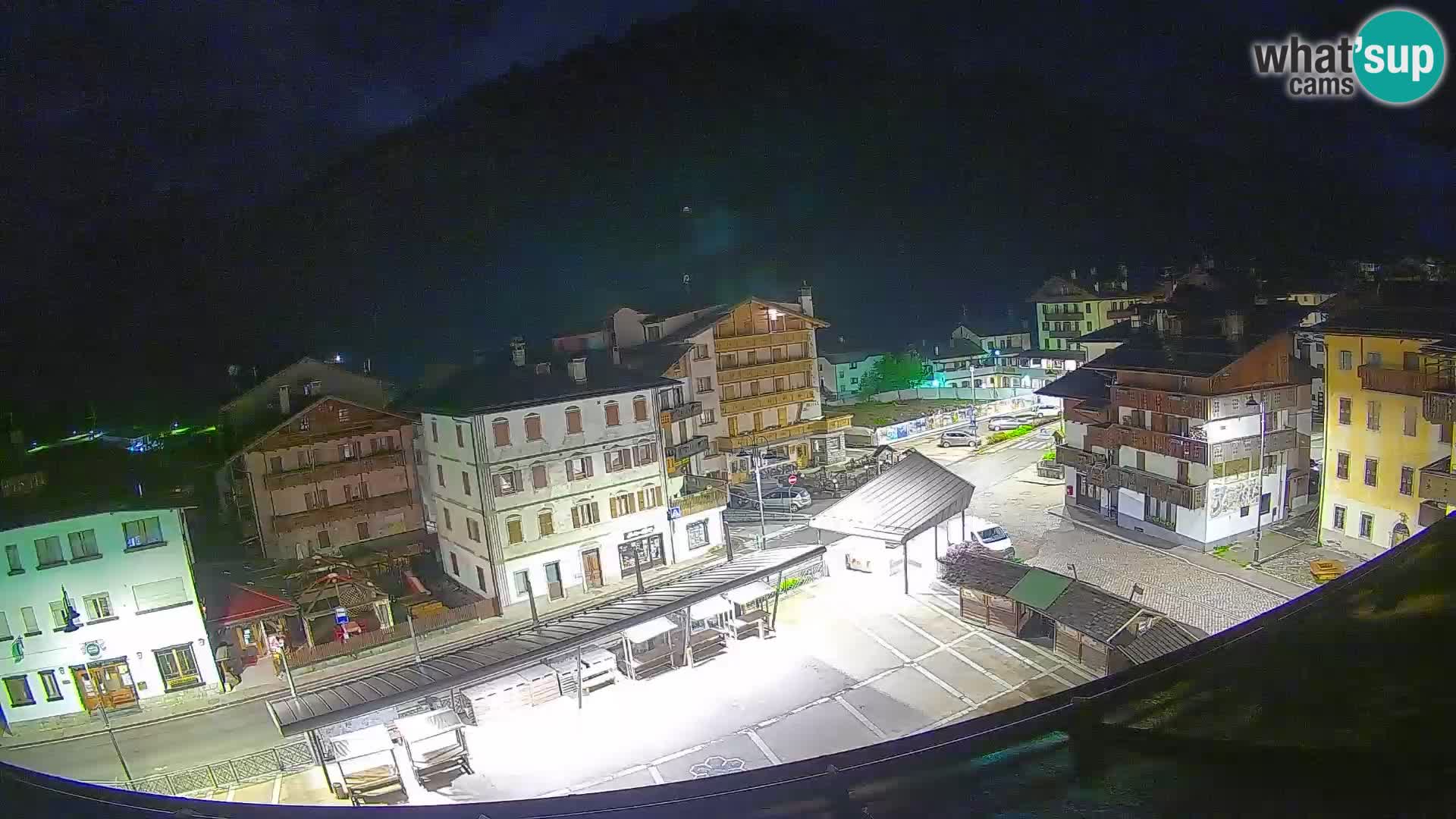 Piazza centrale di Forni di Sopra