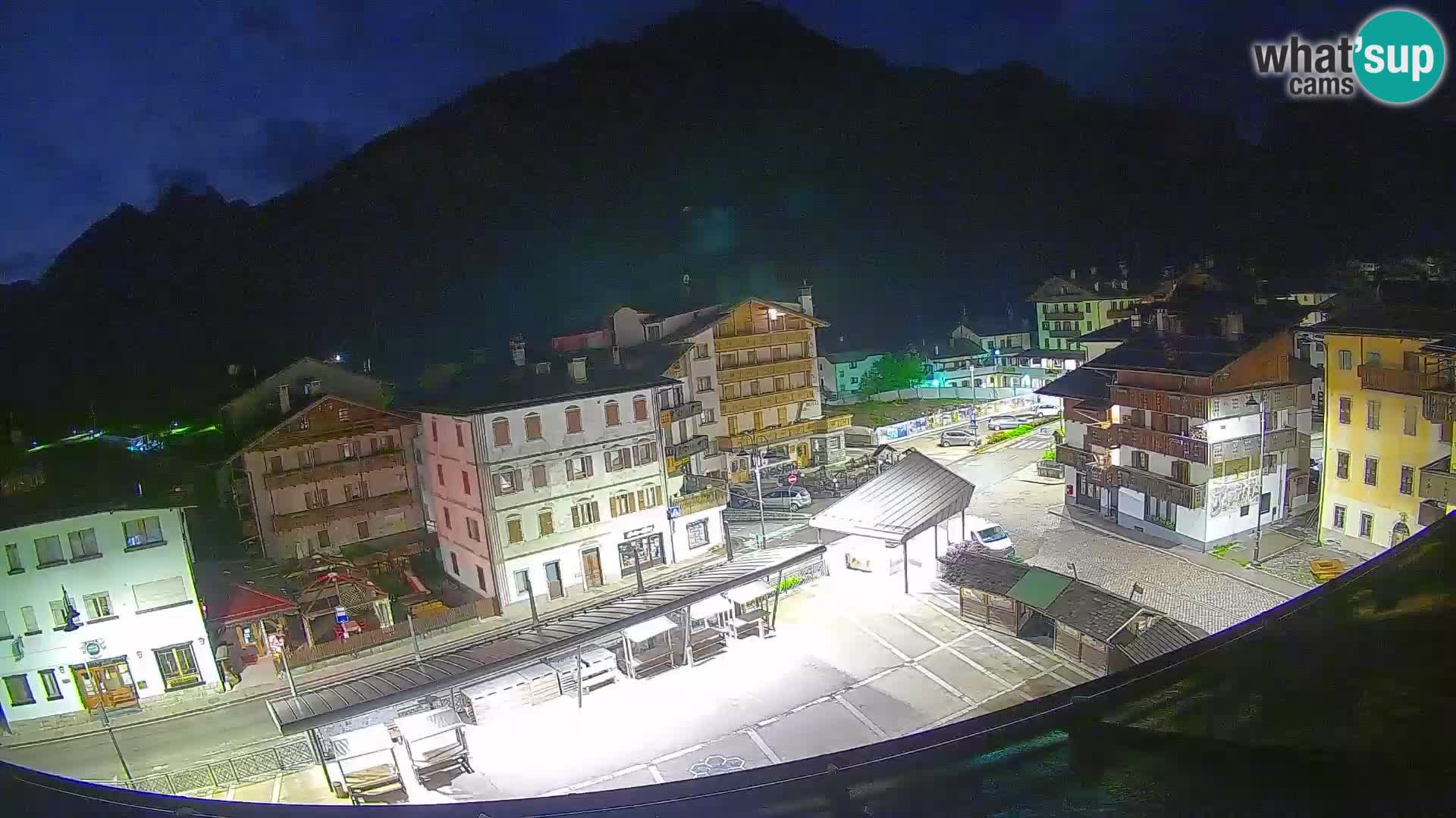 Plaza principal de Forni di Sopra