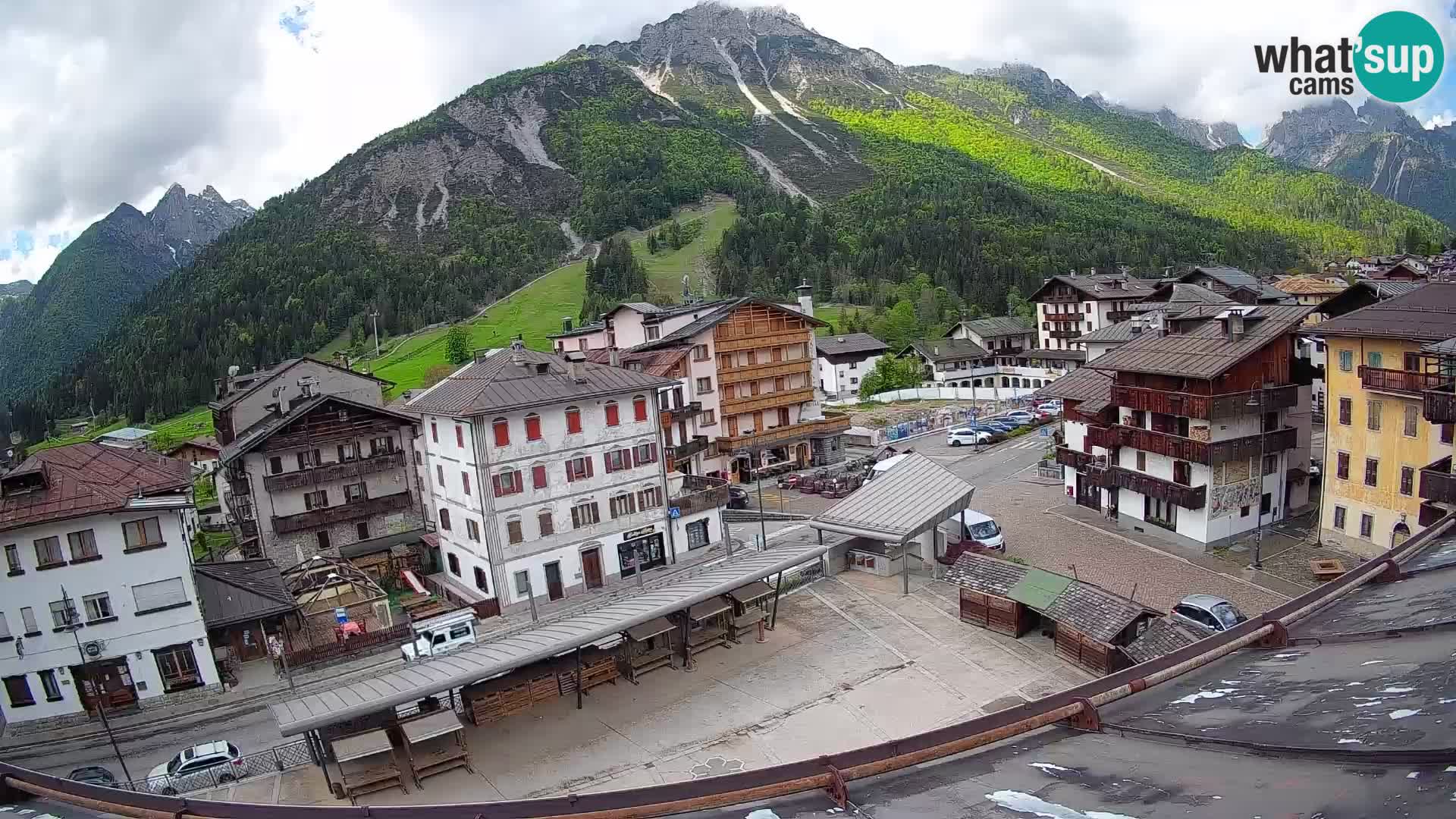 Plaza principal de Forni di Sopra