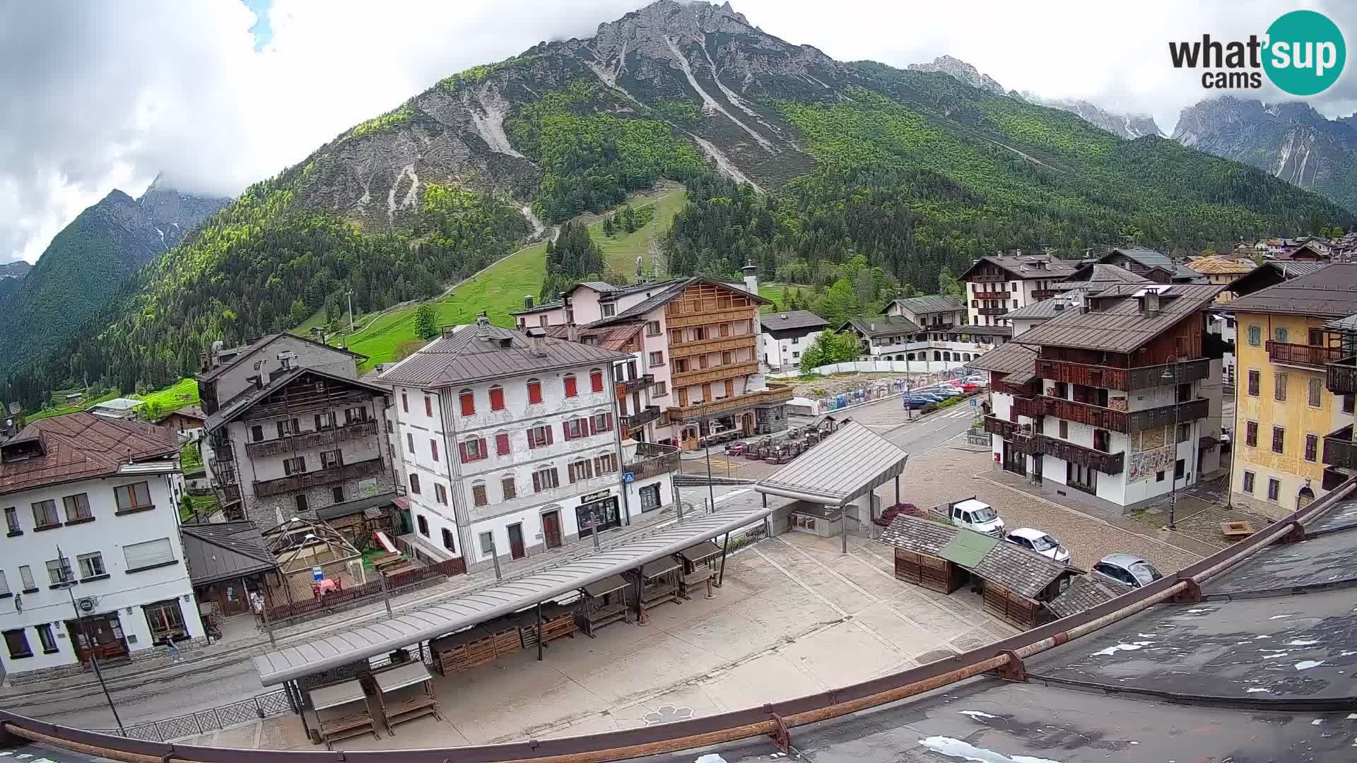 Hauptplatz von Forni di Sopra