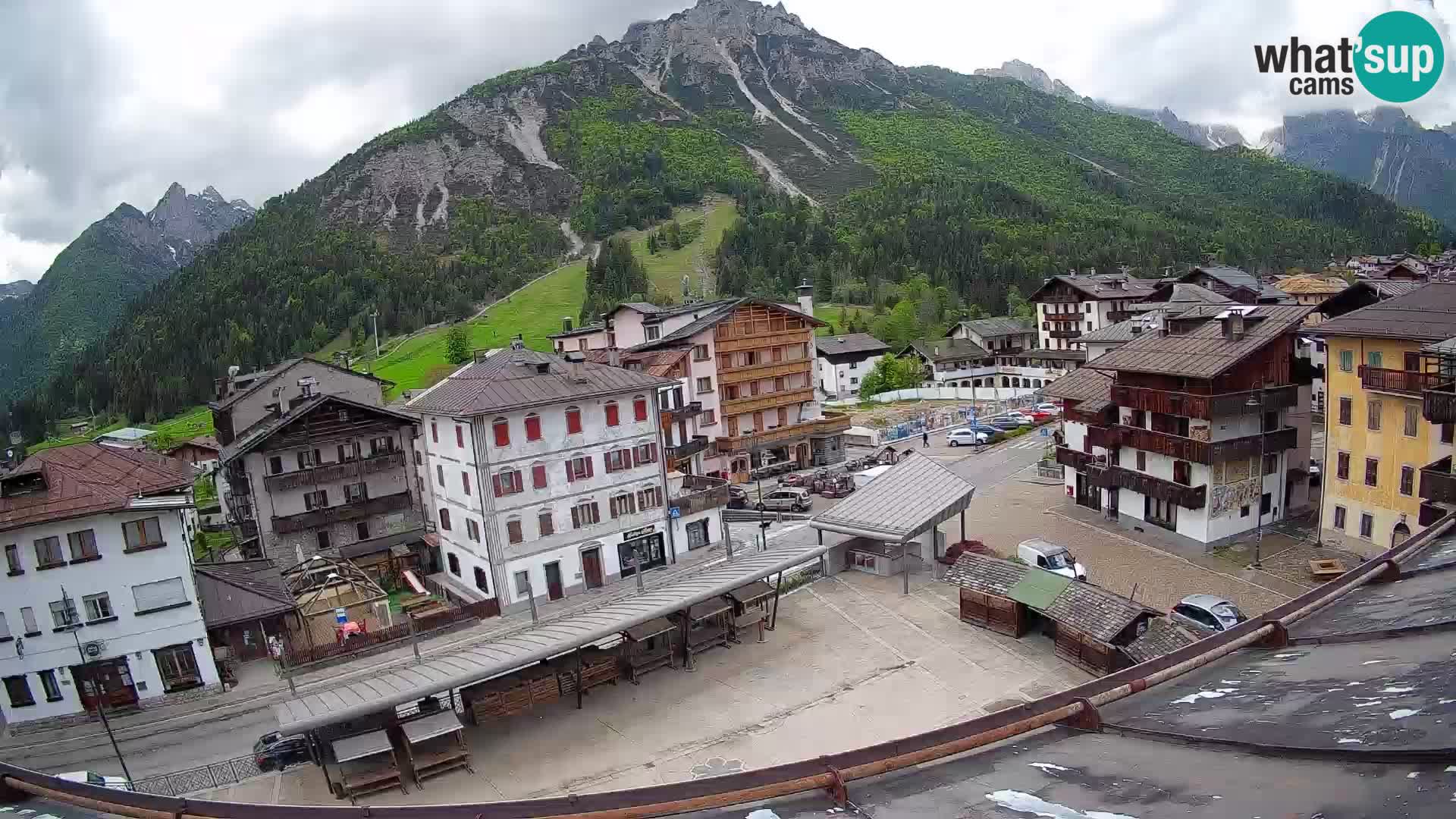 Piazza centrale di Forni di Sopra