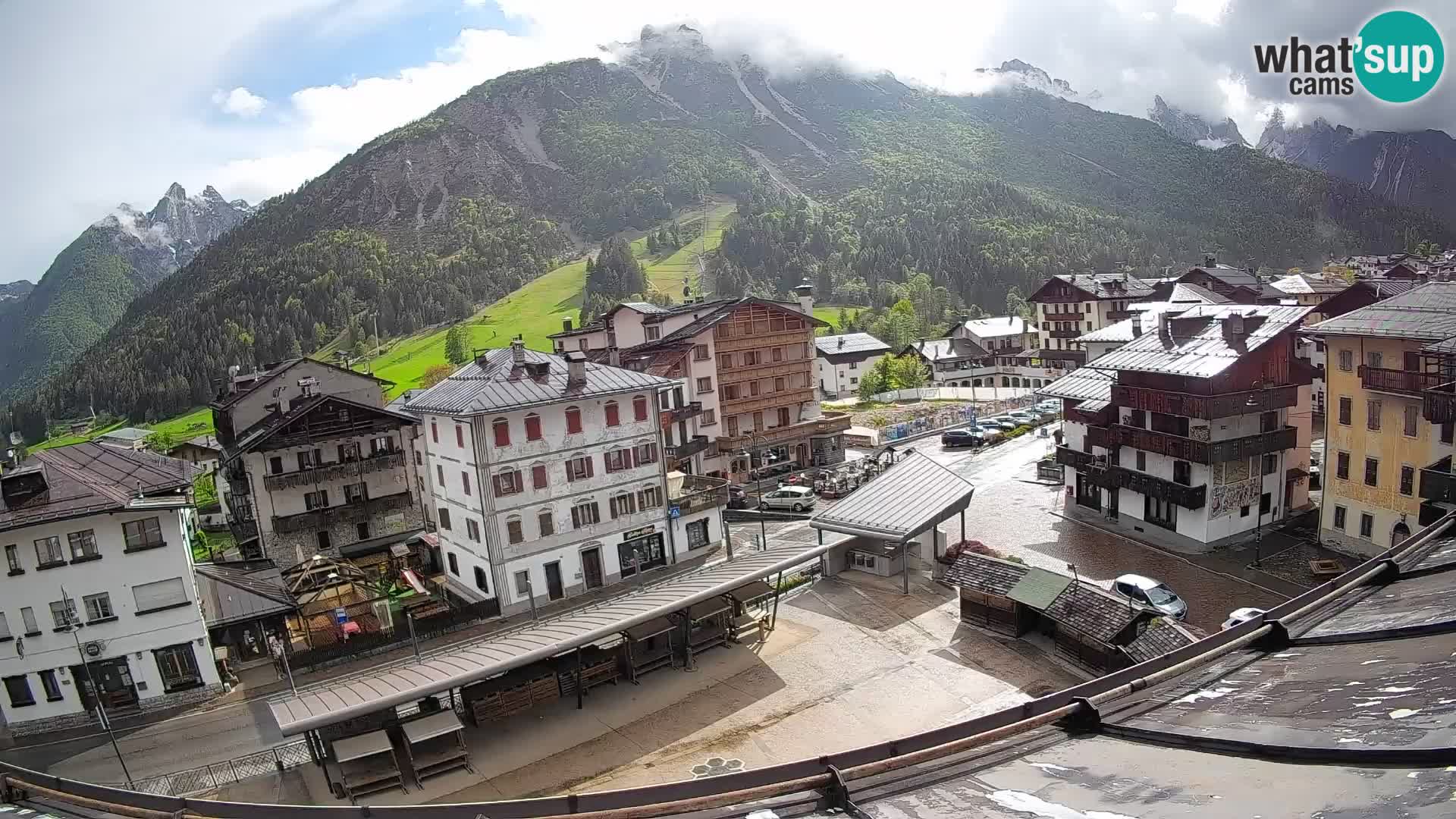 Plaza principal de Forni di Sopra