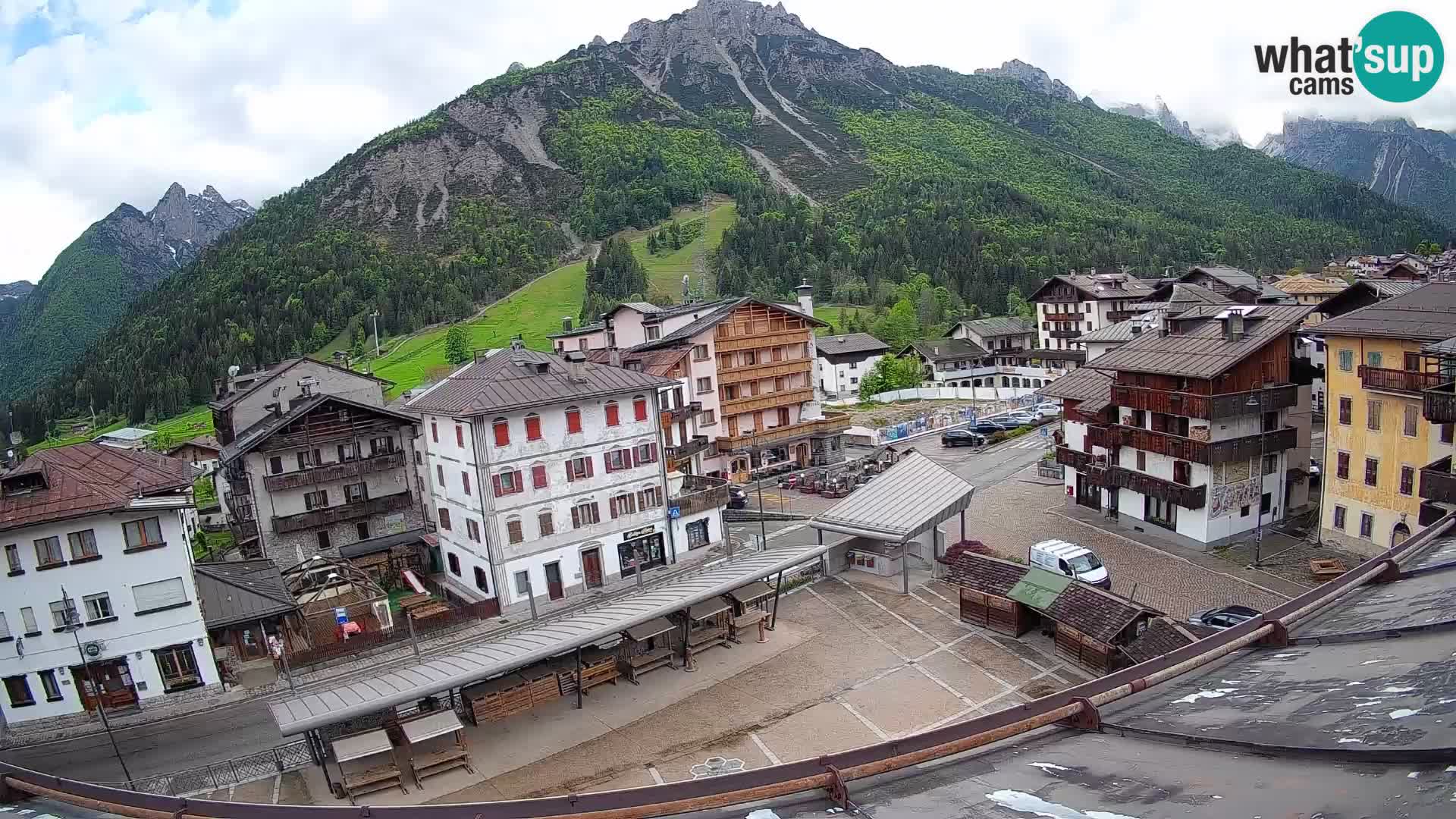 Hauptplatz von Forni di Sopra