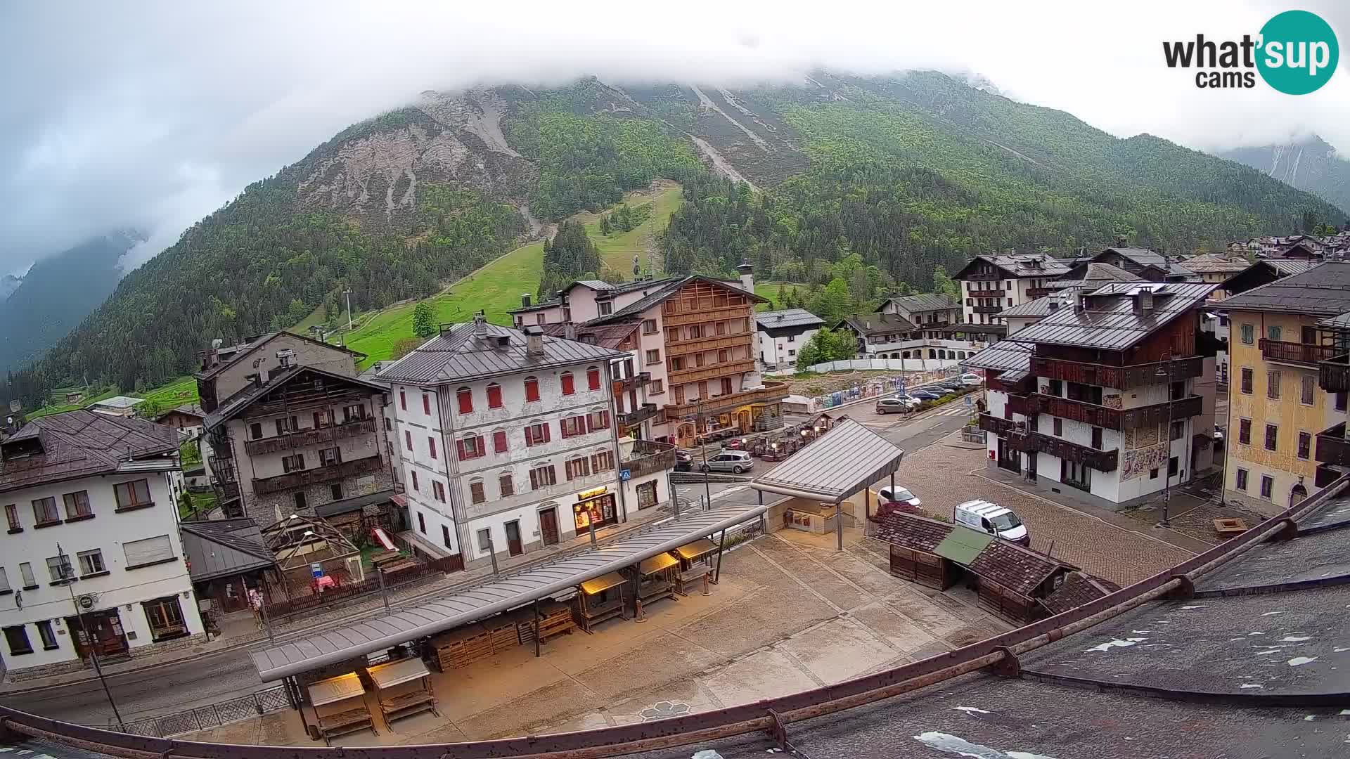 Hauptplatz von Forni di Sopra