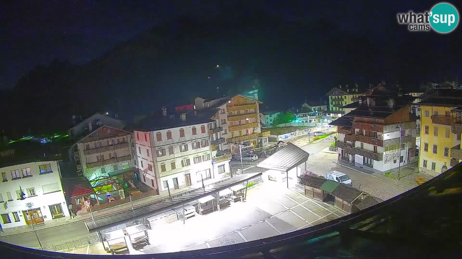Piazza centrale di Forni di Sopra
