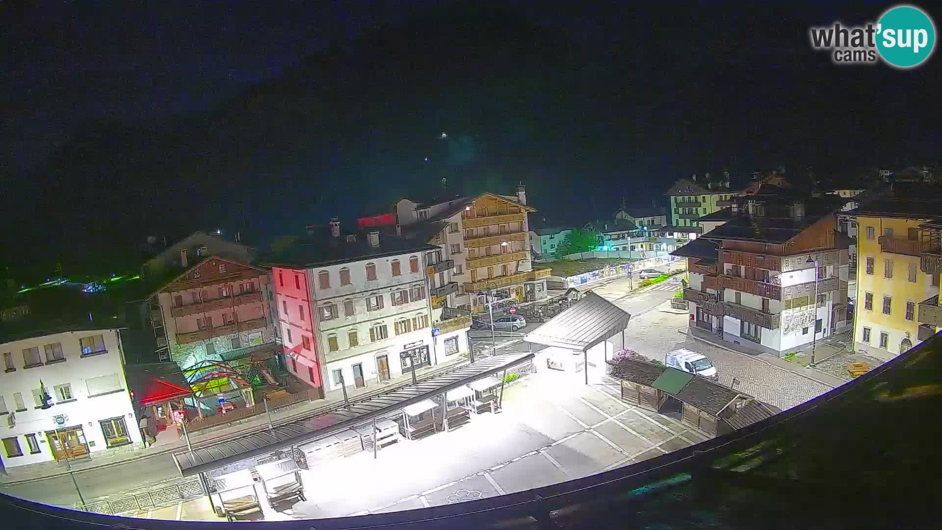 Piazza centrale di Forni di Sopra