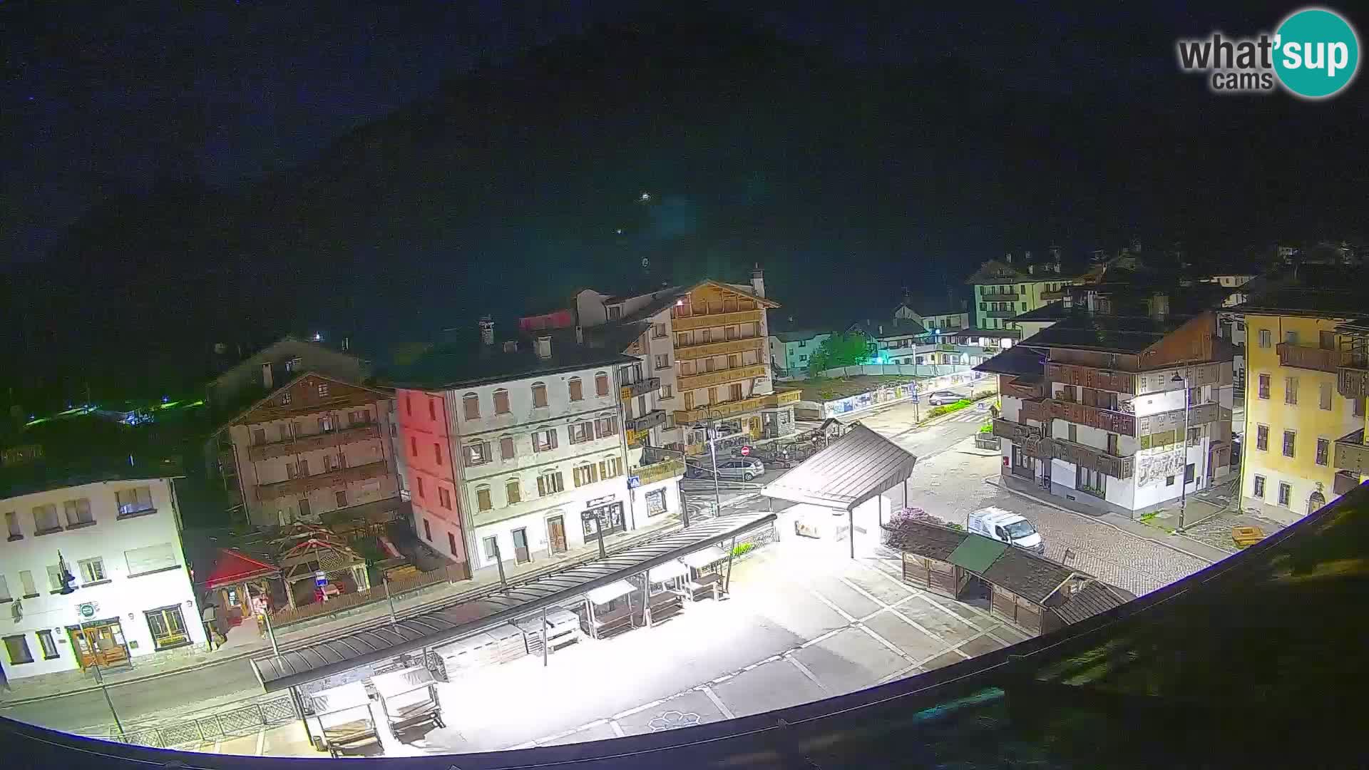 Piazza centrale di Forni di Sopra
