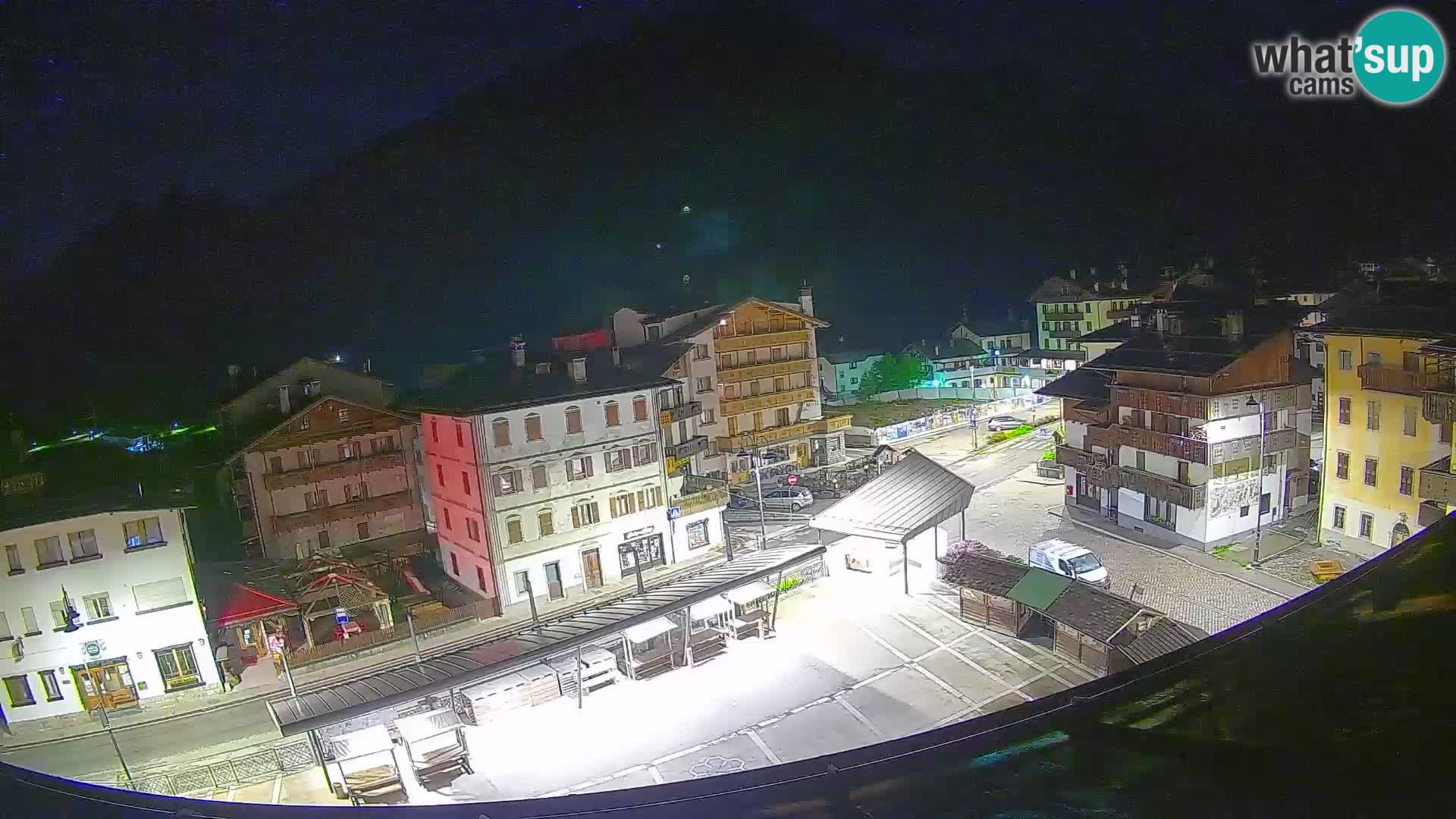 Piazza centrale di Forni di Sopra
